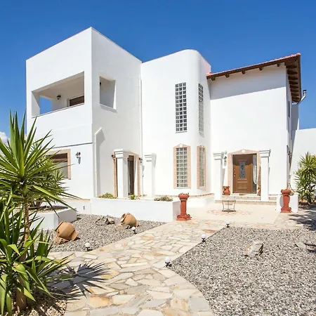 Villa Thymoura