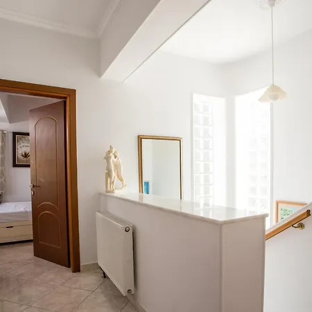 Villa Thymoura *